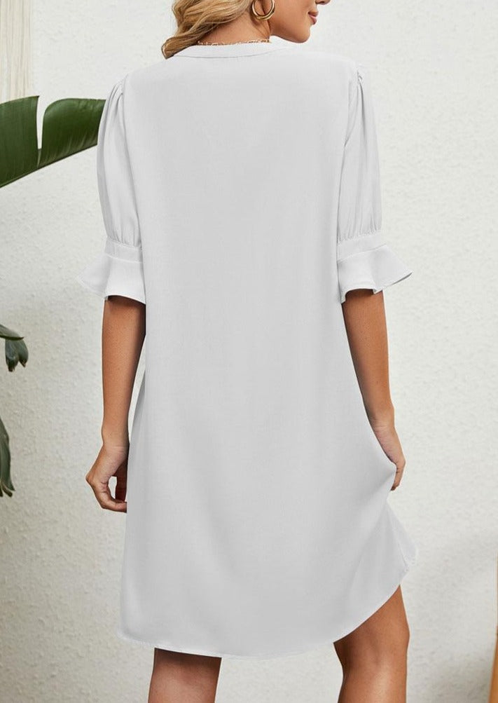 Emélie Elegantes Kleid mit V-Ausschnitt