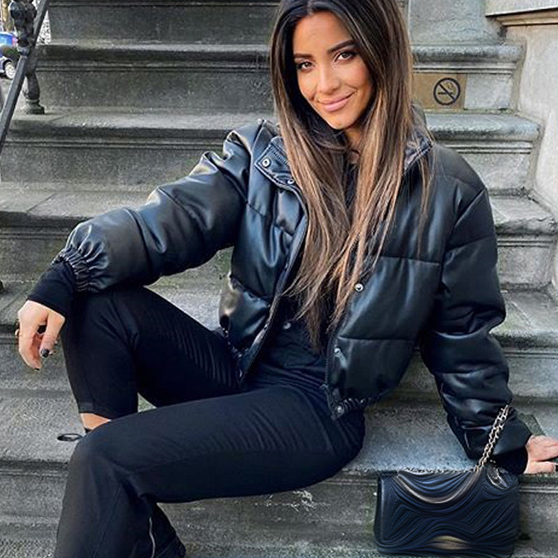 Eine lässige und Retro-Damen Bomberjacke - Kaila