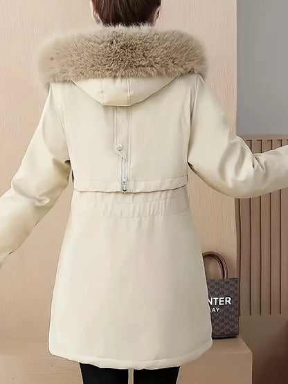 Johanna - Flauschiger Wintermantel mit Kapuze und Reißverschluss