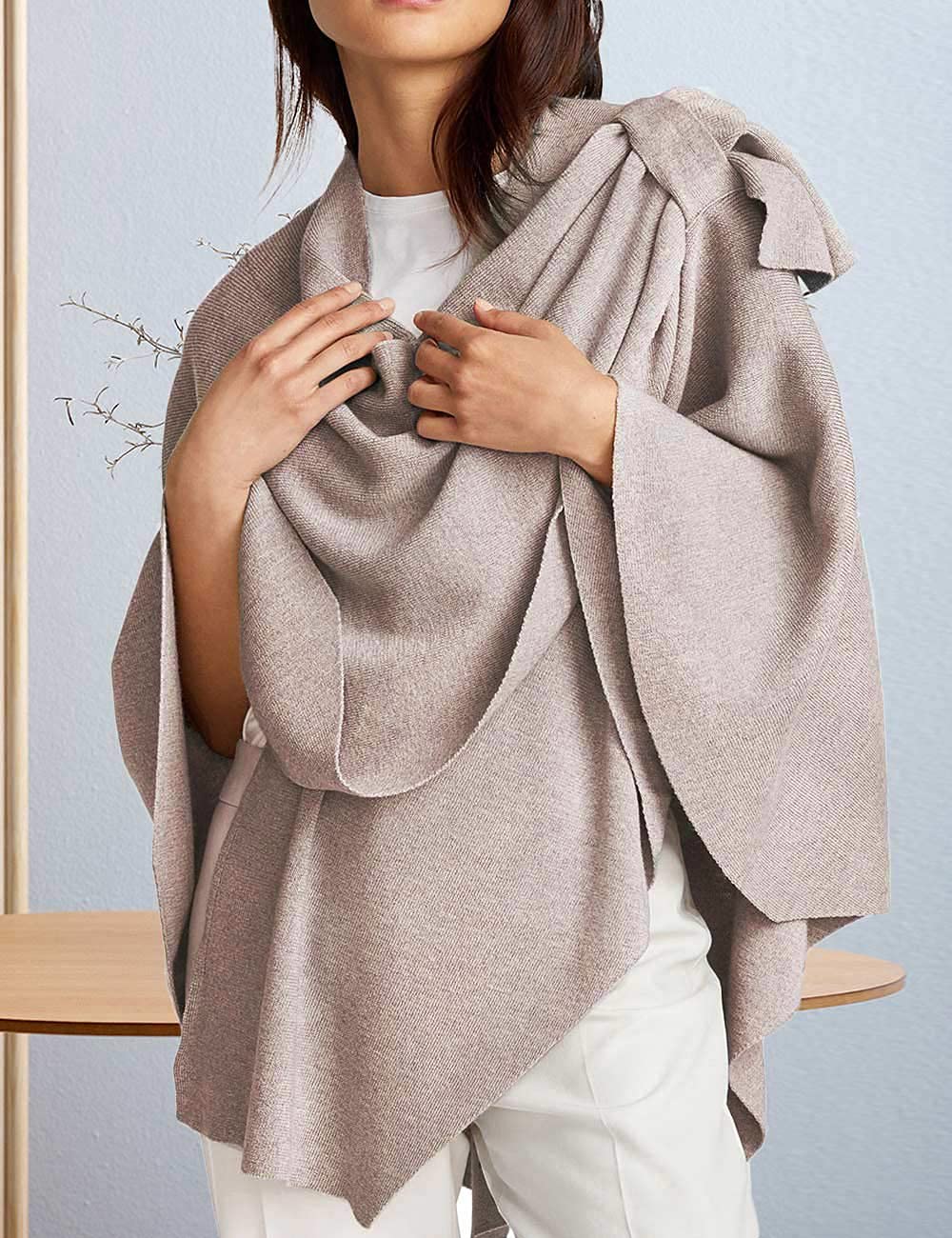 Schwarzer Poncho Pullover mit Überkreuz-Front - Eleganza