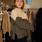 Beiger Zweifarbiger Rollkragenpullover – Clara