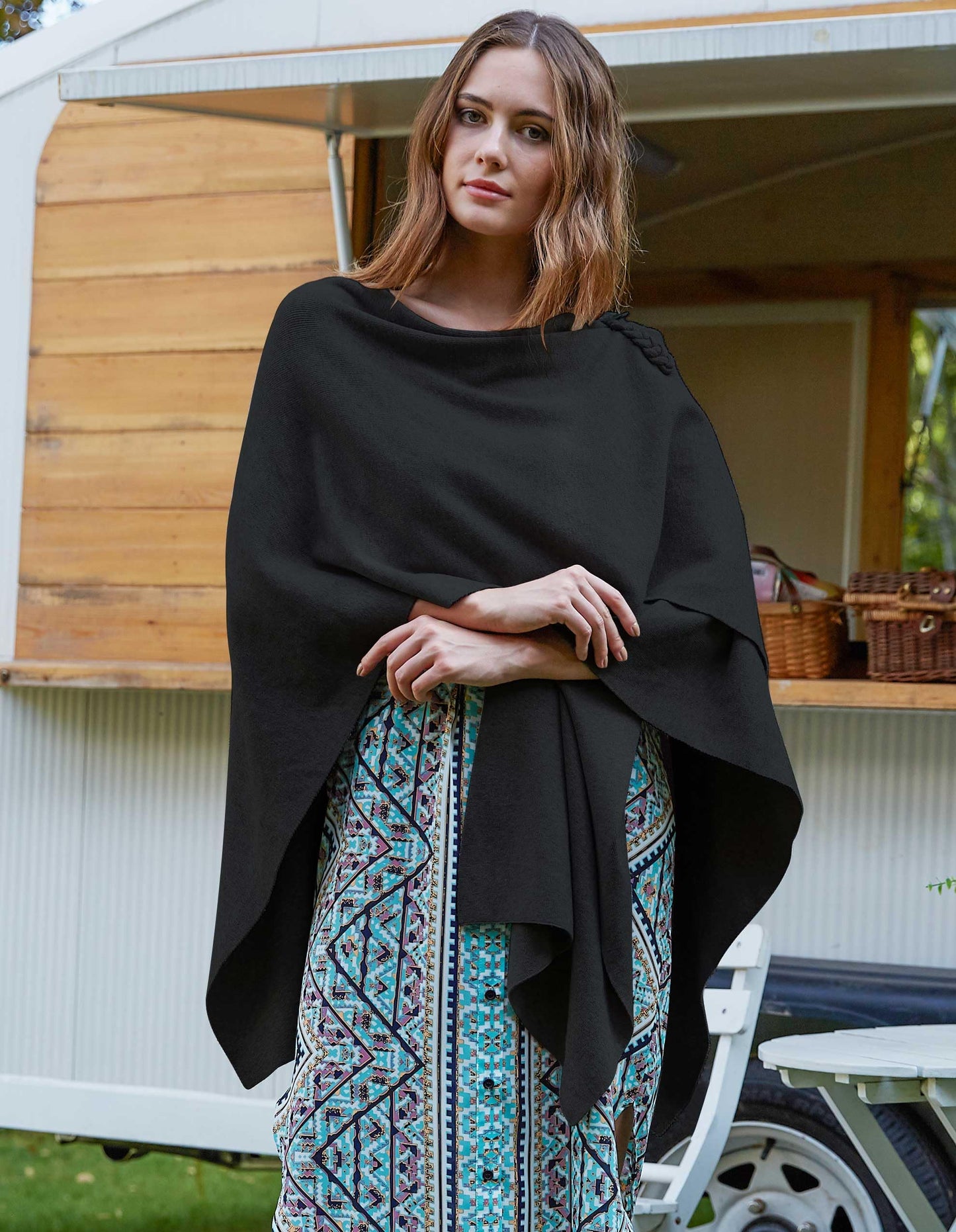 Schwarzer Poncho Pullover mit Überkreuz-Front - Eleganza