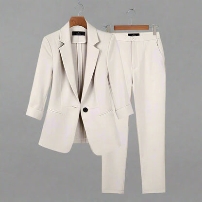 Elegantes, vielseitiges und raffiniertes Blazer- und Hosenset für Damen