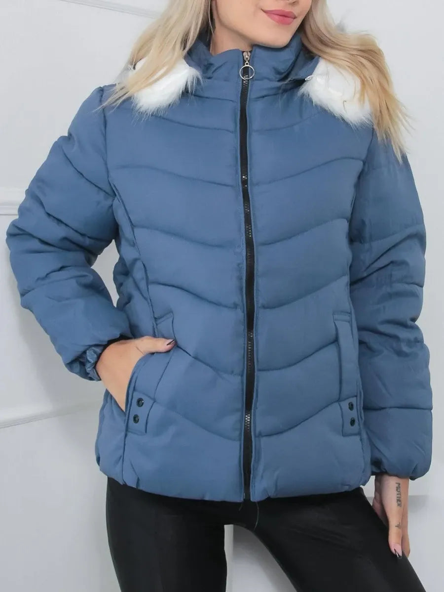 Grüne Steppjacke mit Fellkapuze - Amethyst