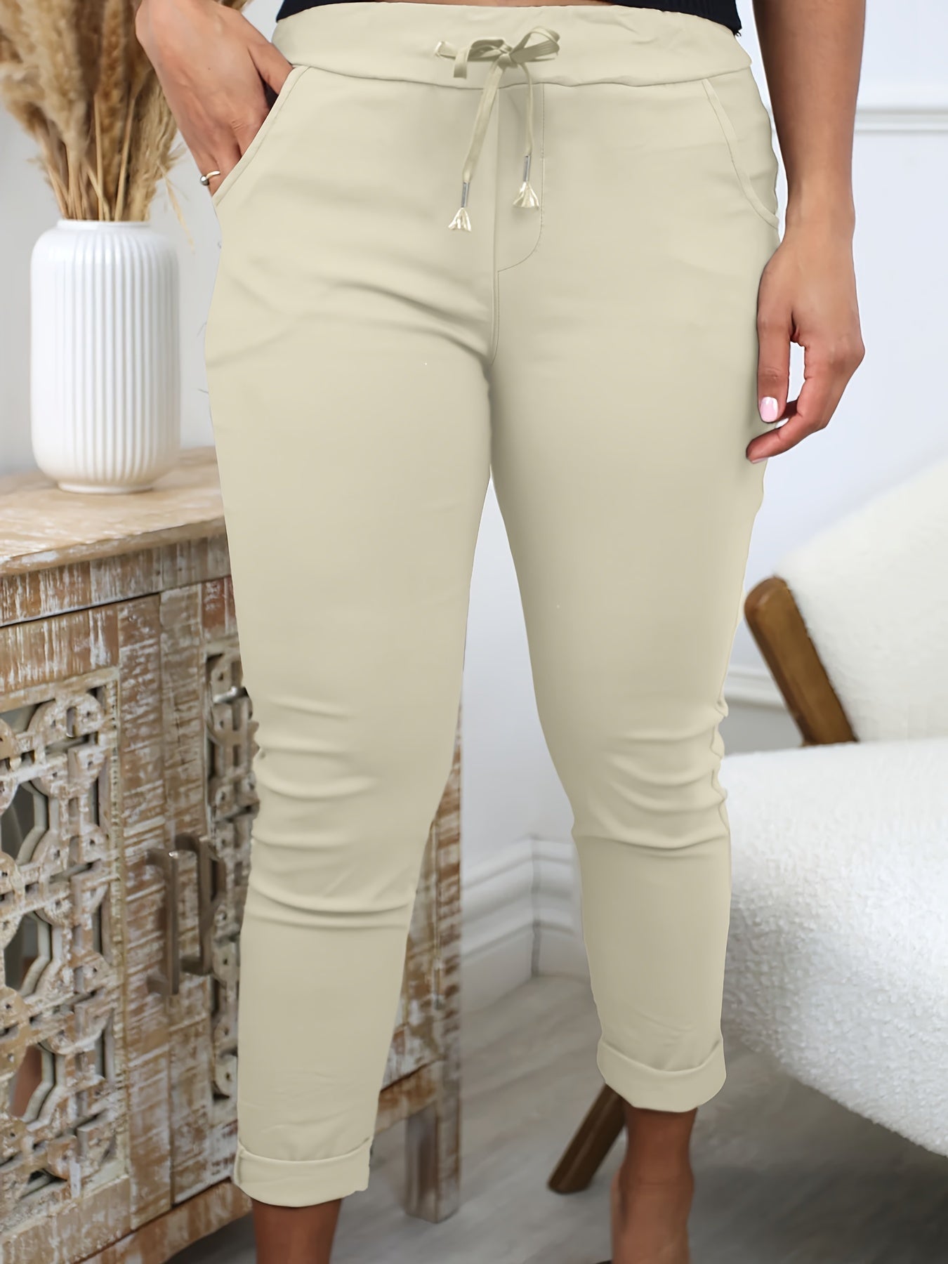 Schwarze Schlupfhose mit Bindegürtel - Plus Size - Emma