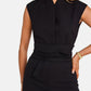 Modischer Jumpsuit mit Wickeldetail und weitem Bein