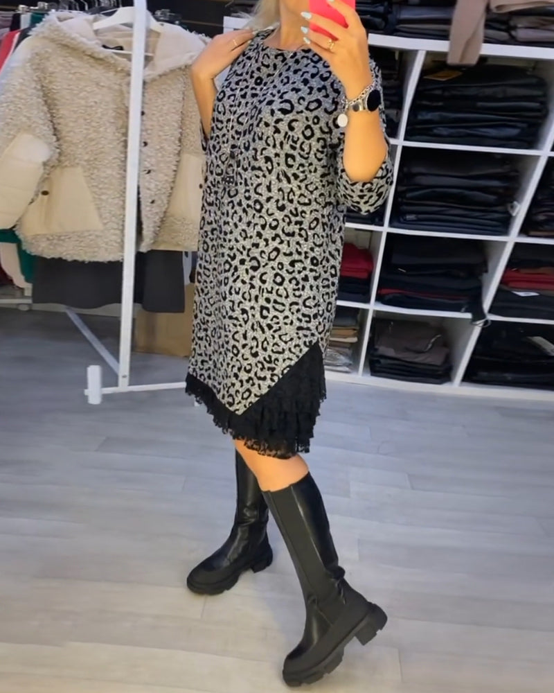 Schlankmachendes Kleid mit Leopardenmuster