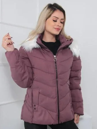 Grüne Steppjacke mit Fellkapuze - Amethyst