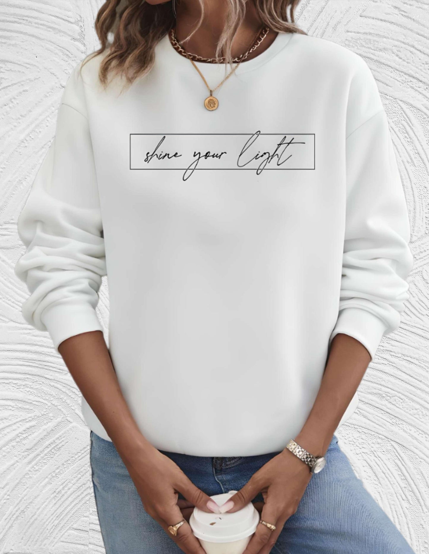 'Share your Light' Sweatshirt mit Rundhalsausschnitt in Übergröße - Helmine