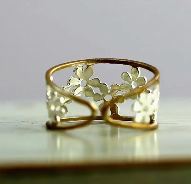 Exquisiter Emaille Blumenring Vintage Design