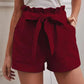 Carla - Schwarze Shorts mit Bindegürtel
