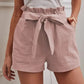 Carla - Schwarze Shorts mit Bindegürtel