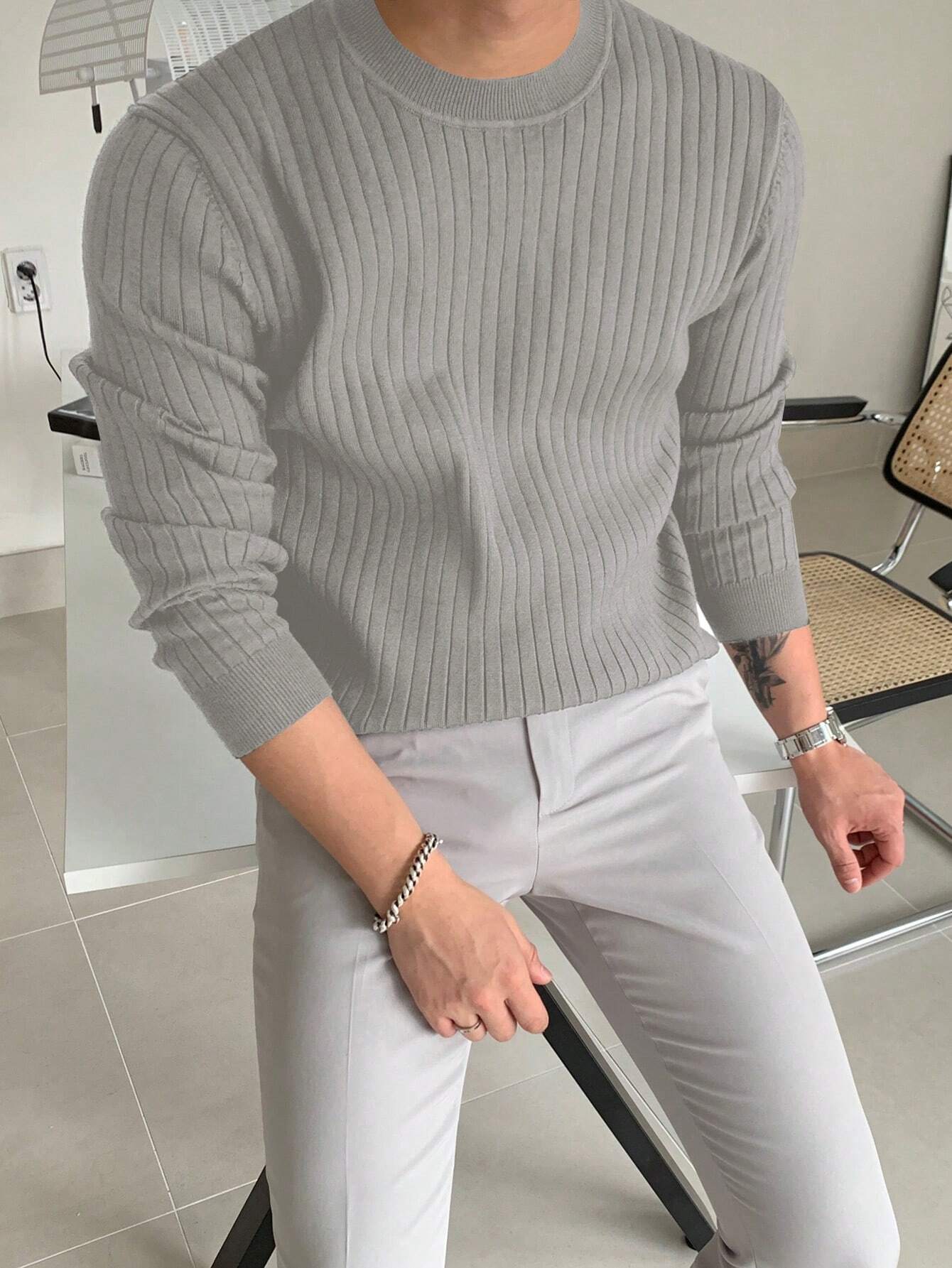 Gemütlicher Strickpullover für Herren: Zeitlose Eleganz