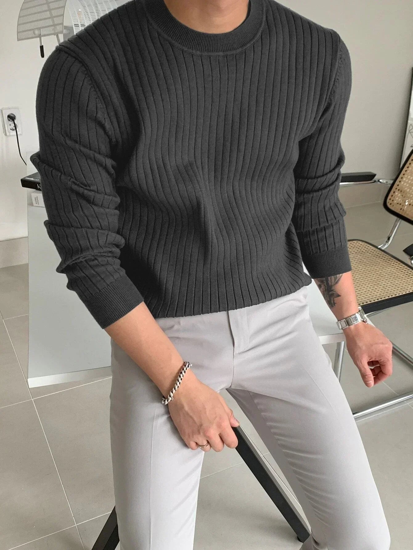 Gemütlicher Strickpullover für Herren: Zeitlose Eleganz