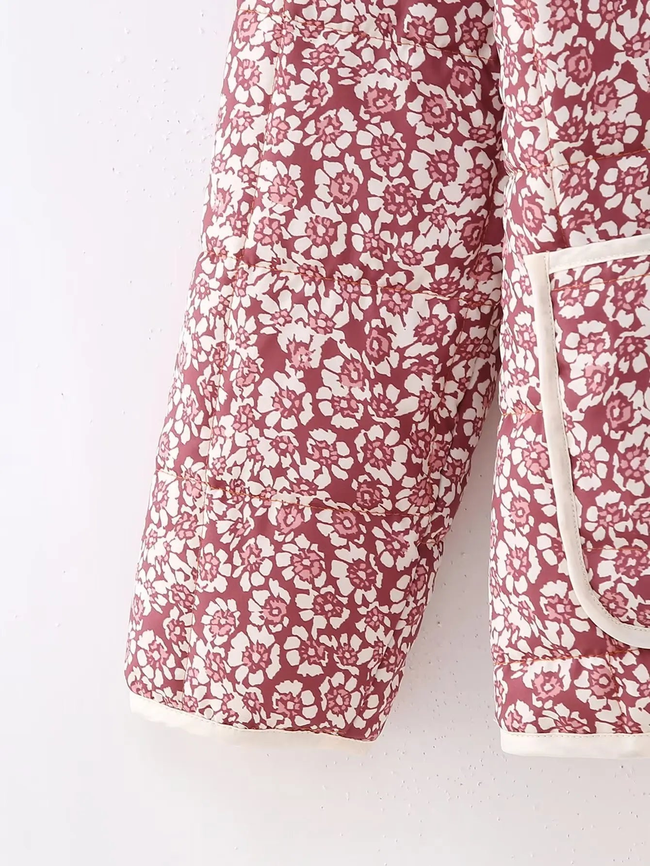 Leichte wattierte Damenjacke mit Blumenmuster - Cassidy