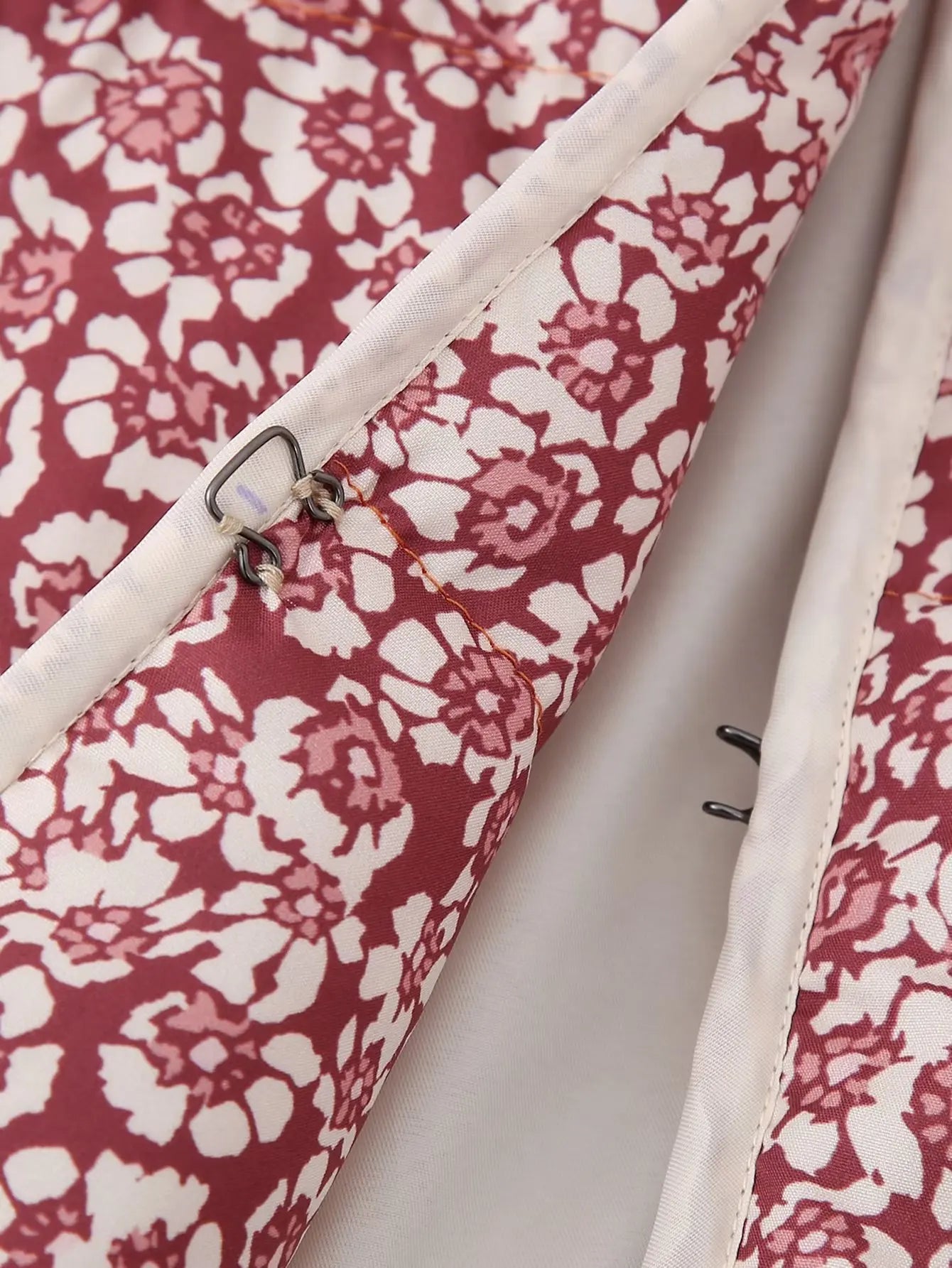 Leichte wattierte Damenjacke mit Blumenmuster - Cassidy