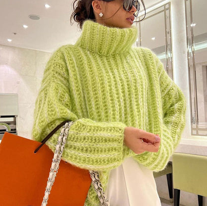 Flauschiger Rollkragenpullover - Braelynna