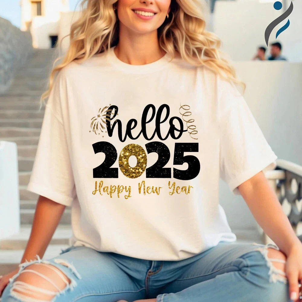 Hello 2025 - Modisches T-Shirt