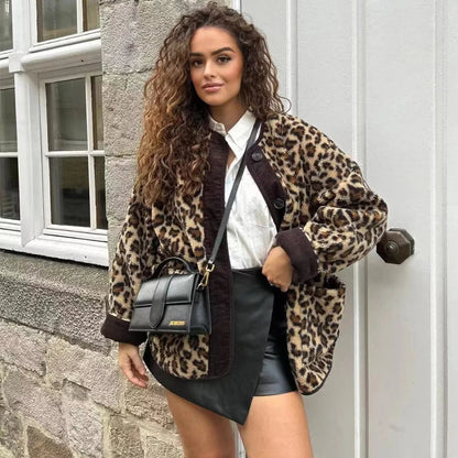 Venezia - Modische Jacke aus Leopardenplüsch