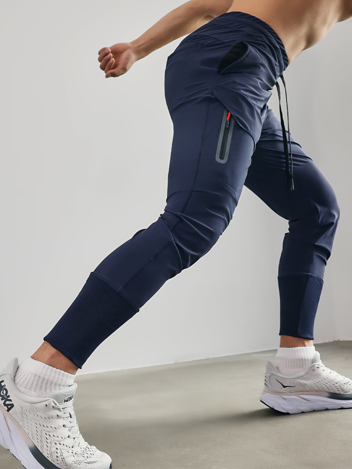 Dynamische Performance-Jogginghose mit Taschendetail