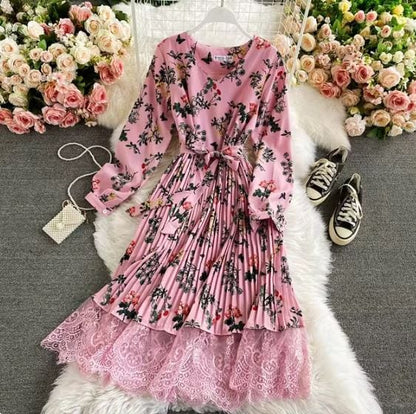 APPLE - Geblümtes Faltenkleid