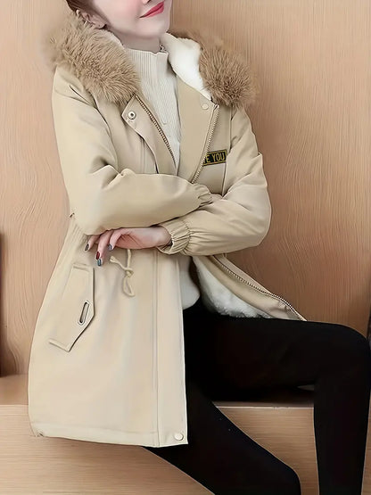 Johanna - Flauschiger Wintermantel mit Kapuze und Reißverschluss