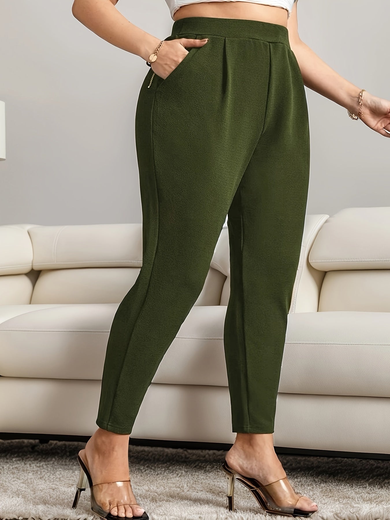 High Waist Tapered Hose in Olivgrün - Lena