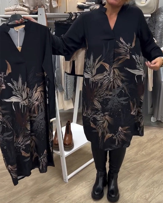 Langärmliges Kleid mit V-Ausschnitt und Blätter-Print