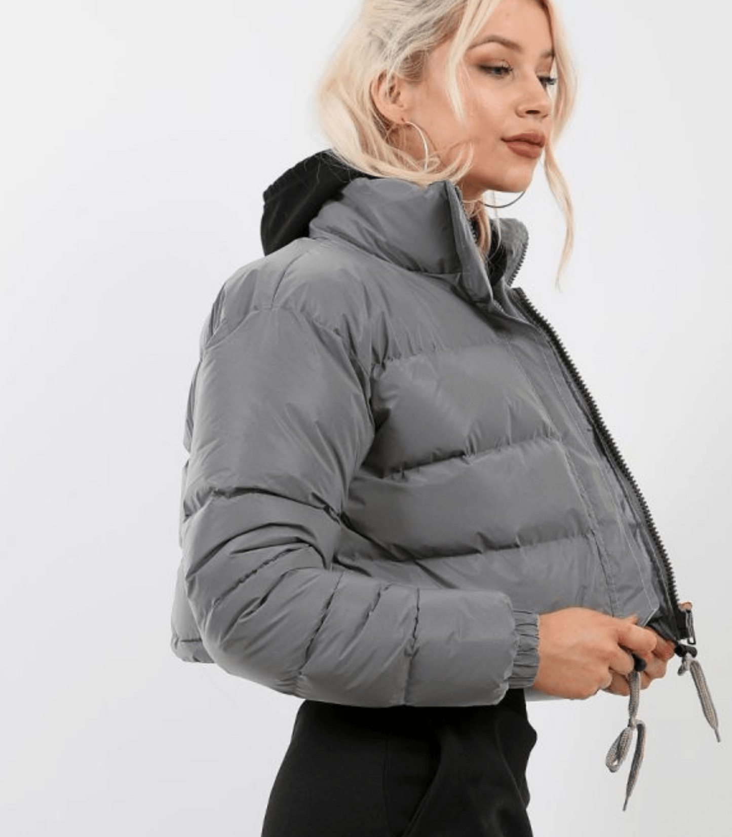 Kurze Pufferjacke mit Kordelzug - Carry