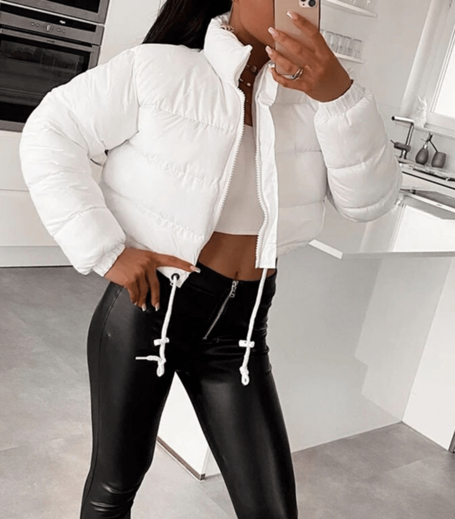 Kurze Pufferjacke mit Kordelzug - Carry