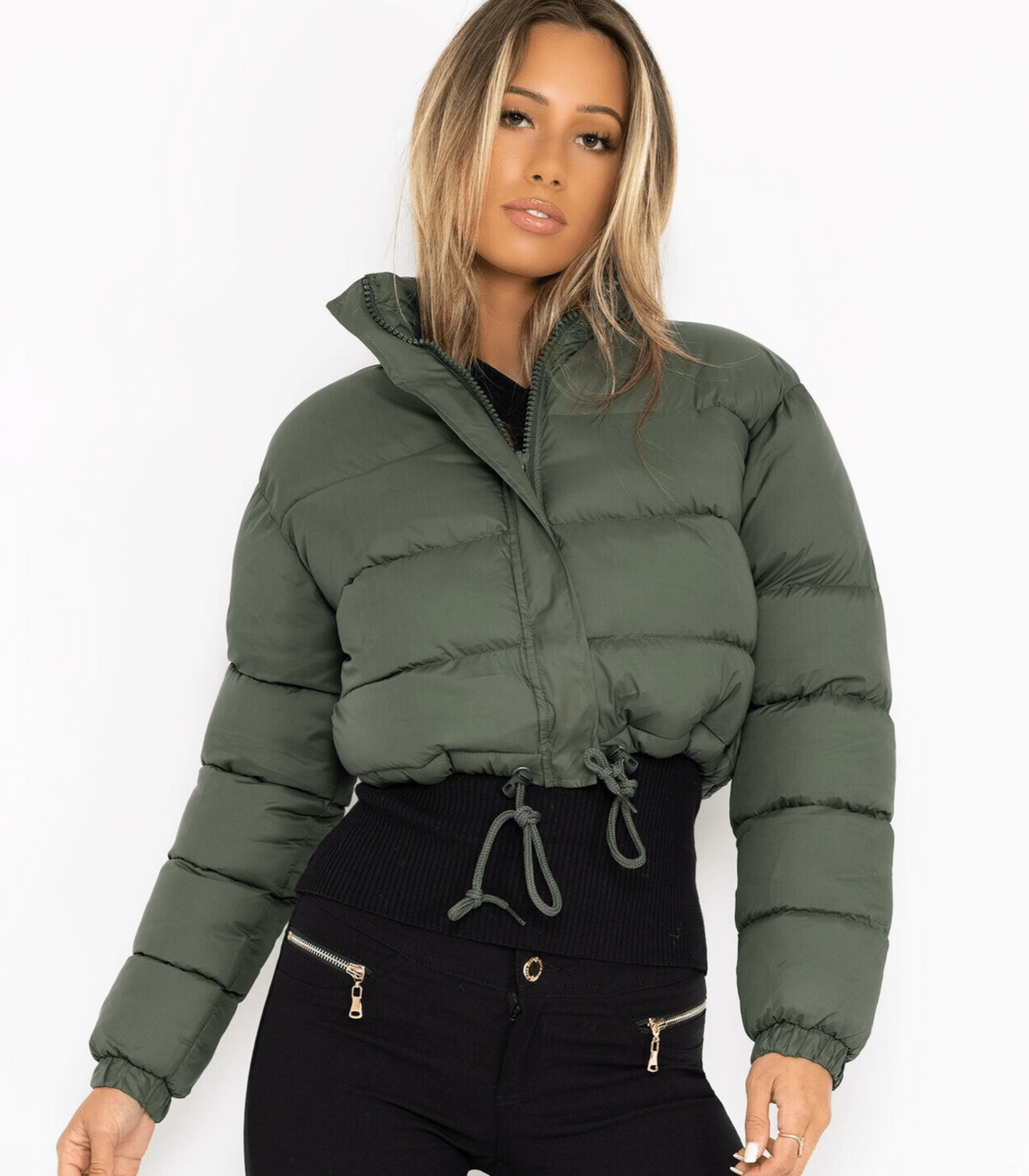 Kurze Pufferjacke mit Kordelzug - Carry