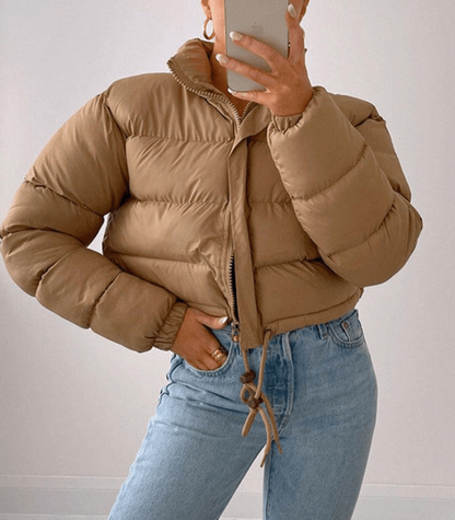 Kurze Pufferjacke mit Kordelzug - Carry
