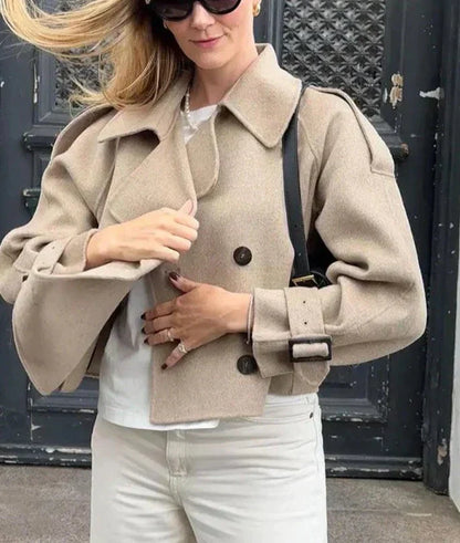 Jacke mit spitzem Kragen und Knopfverschluss - Freya